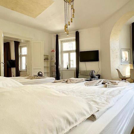 Premium Apartment Located At The Famous Vienna Kutschkermarkt Exterior foto