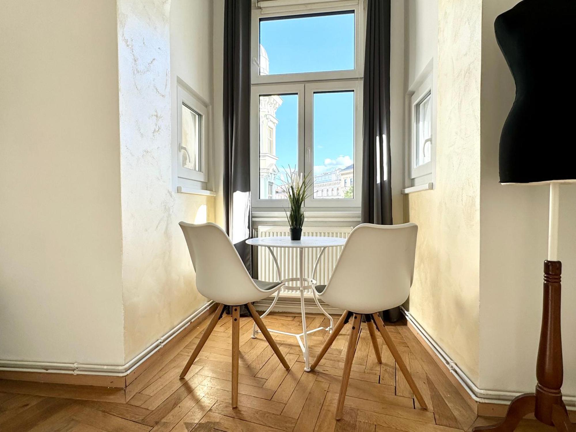 Premium Apartment Located At The Famous Vienna Kutschkermarkt Exterior foto
