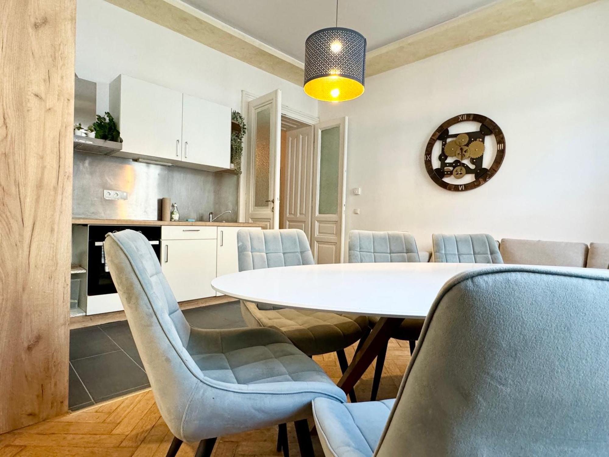 Premium Apartment Located At The Famous Vienna Kutschkermarkt Exterior foto