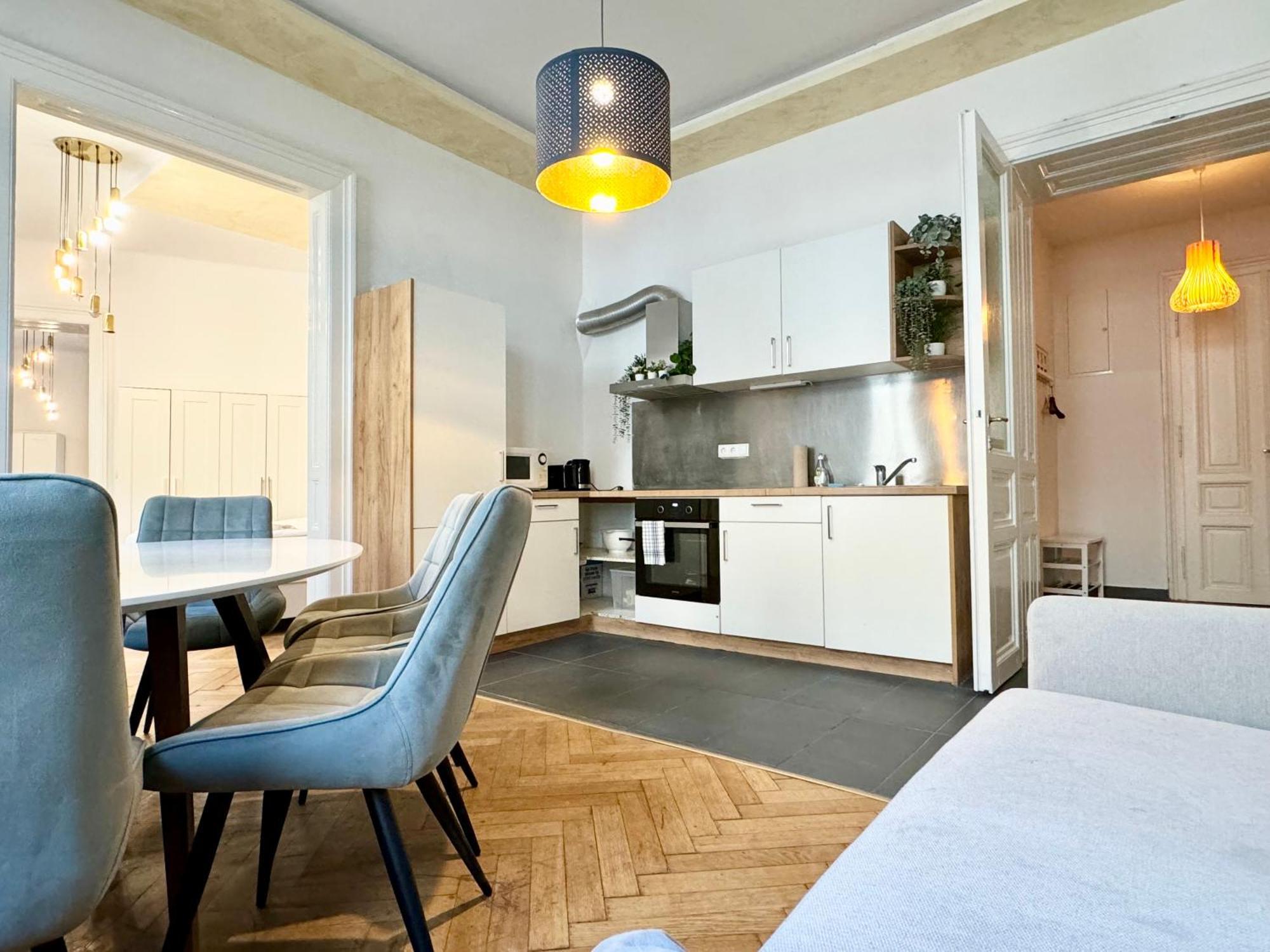 Premium Apartment Located At The Famous Vienna Kutschkermarkt Exterior foto
